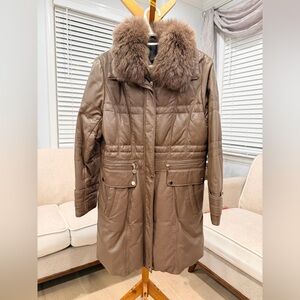 Elegant Lamb Leather coat with real Fur Collar